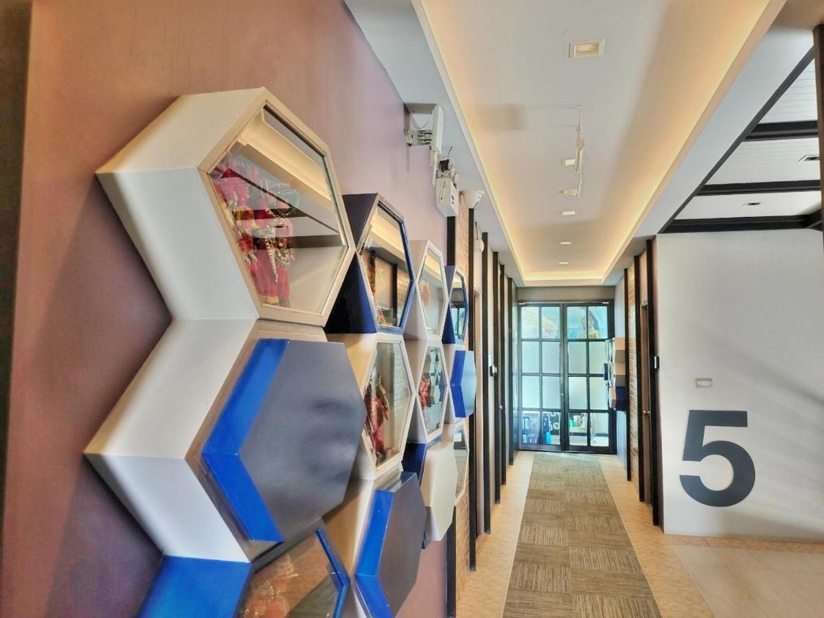 Qoo Hotel Buriram Esterno foto