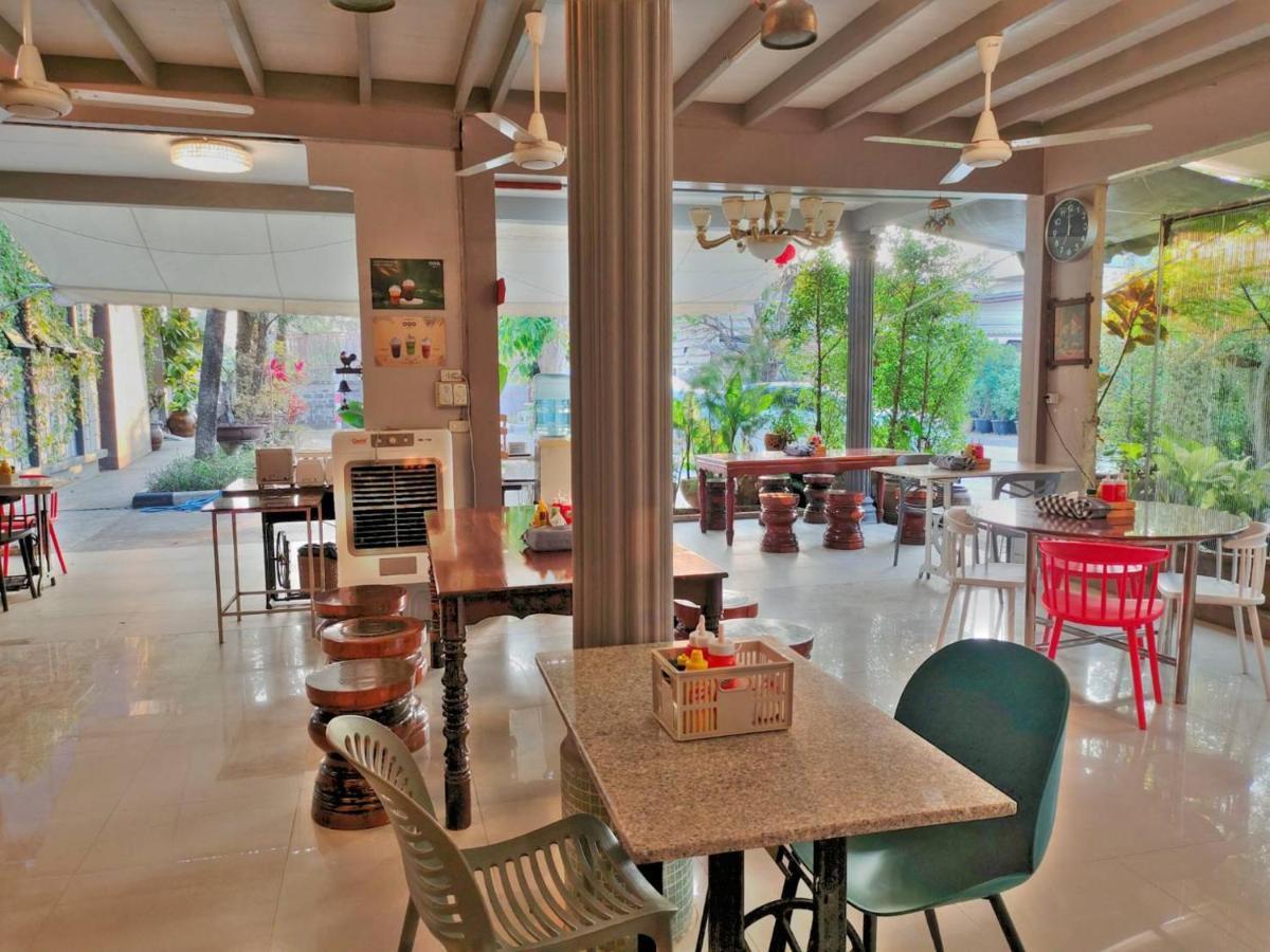 Qoo Hotel Buriram Esterno foto