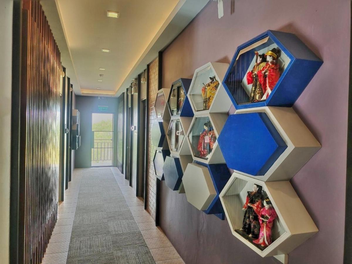 Qoo Hotel Buriram Esterno foto