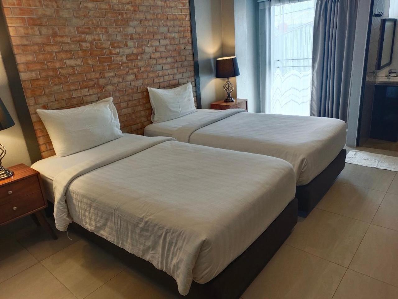 Qoo Hotel Buriram Esterno foto