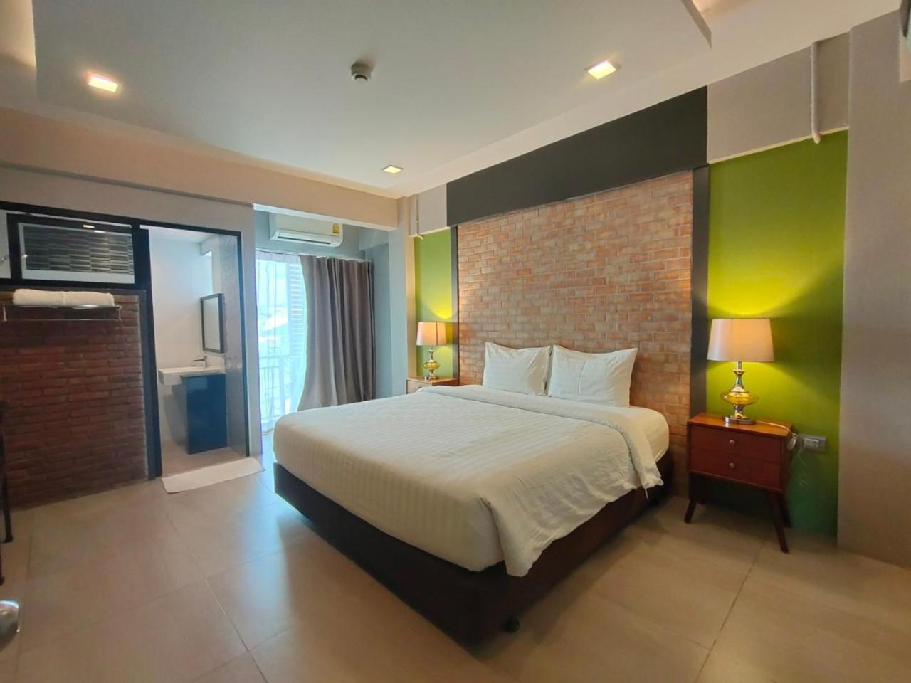 Qoo Hotel Buriram Esterno foto