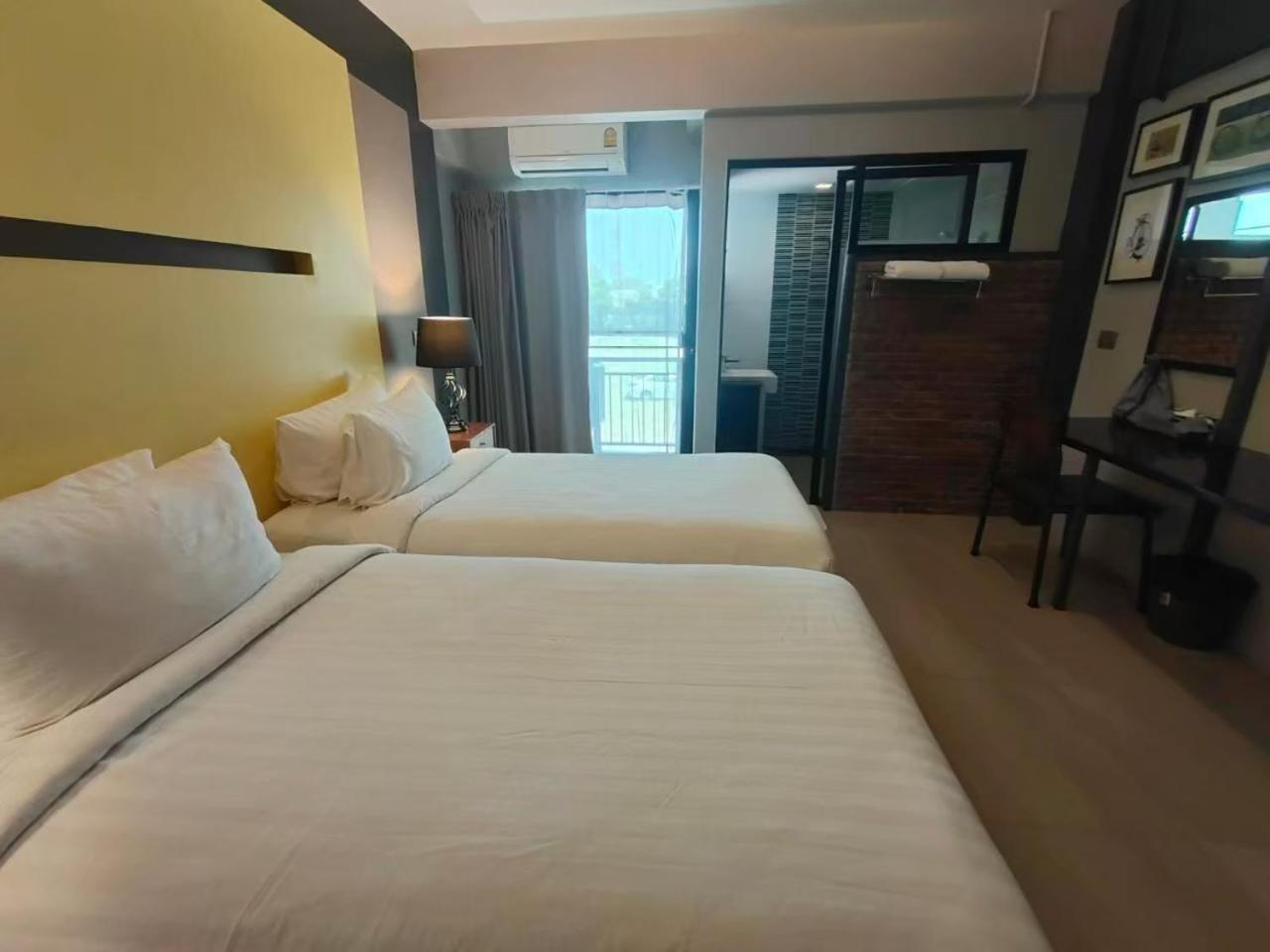 Qoo Hotel Buriram Esterno foto